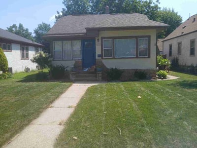 Lawn care service in Minneapolis, 55419