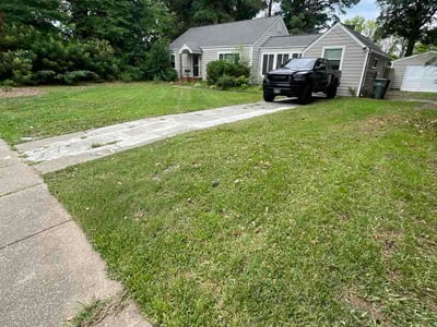 Lawn care service in Norfolk, 23505