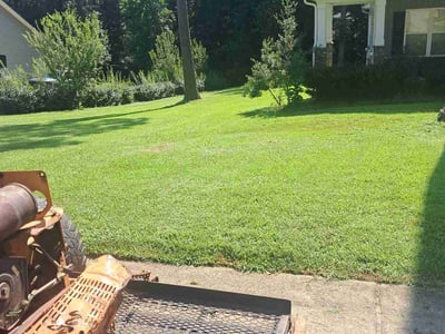 Lawn care service in Smithfield, 27577