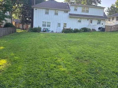 Lawn care service in Kansas City, 64138