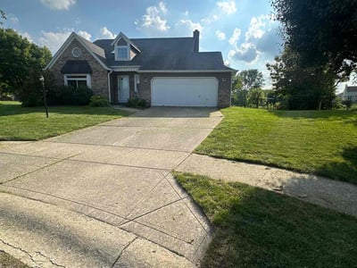 Lawn care service in Indianapolis, 46237