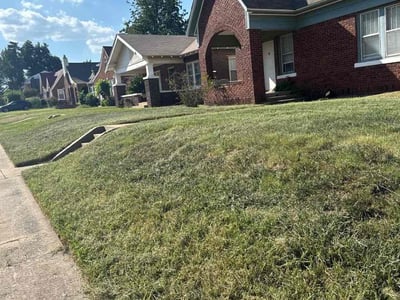 Lawn care service in Oklahoma City, 73104