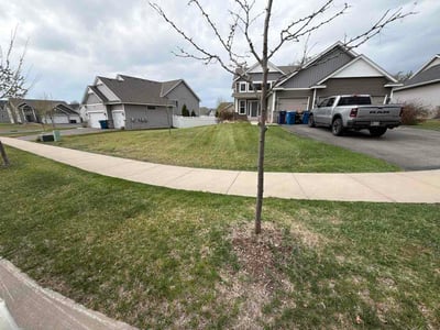 Lawn care service in Shakopee, 55379