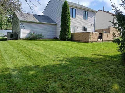 Lawn care service in Streamwood, 60107