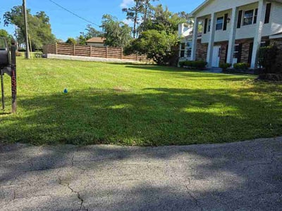 Lawn care service in Ocala, 34471