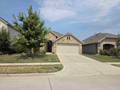 Lawn care service in Garland, 75040
