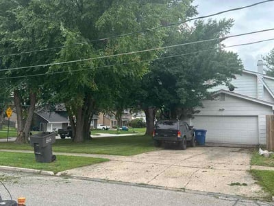 Lawn care service in Des Moines, 50321