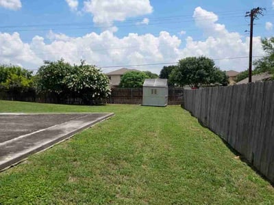 Lawn care service in New Braunfels, 78130