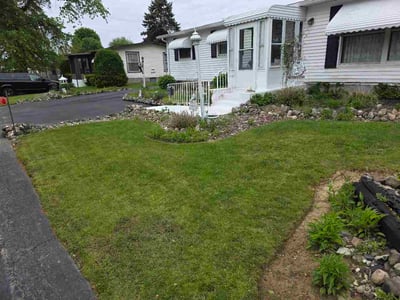 Lawn care service in Erie, 16506