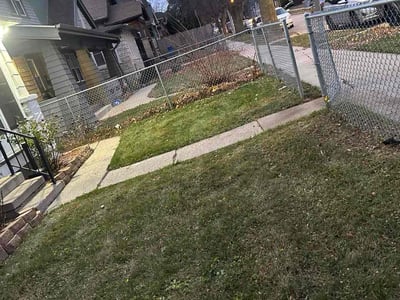 Lawn care service in Milwaukee, 53216