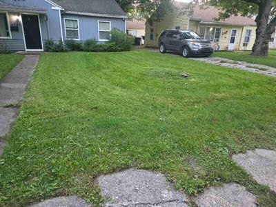 Lawn care service in Fort Wayne, 46806