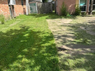 Lawn care service in League City, 77573