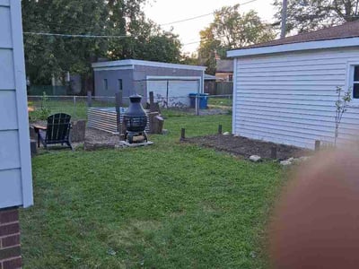 Lawn care service in Calumet City, 60409