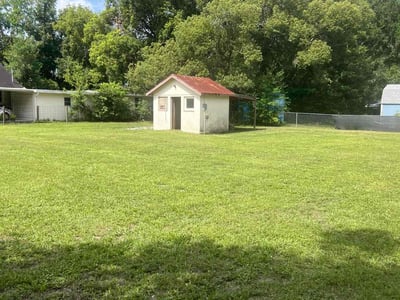 Lawn care service in Lakeland, 33801