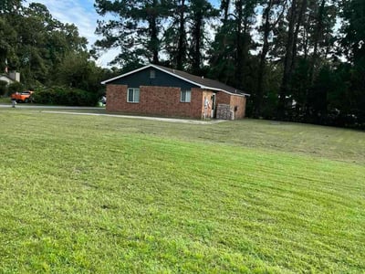 Lawn care service in Beaufort, 29906