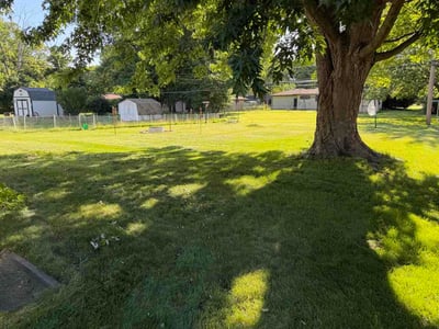 Lawn care service in Joliet, 60435