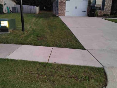 Lawn care service in New Hope, 35760