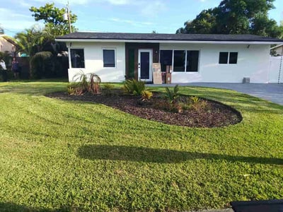 Lawn care service in Pompano Beach, 33064