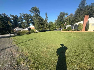 Lawn care service in Mount Airy, 21771