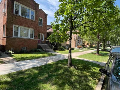 Lawn care service in Chicago, 60641