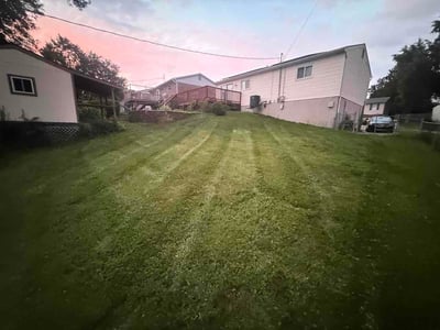 Lawn care service in Florence, 41042