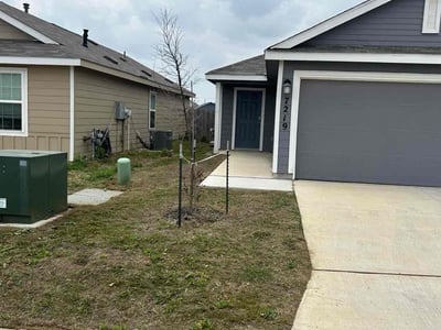 Lawn care service in San Antonio, 78252