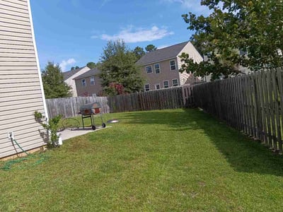 Lawn care service in Summerville, 29483