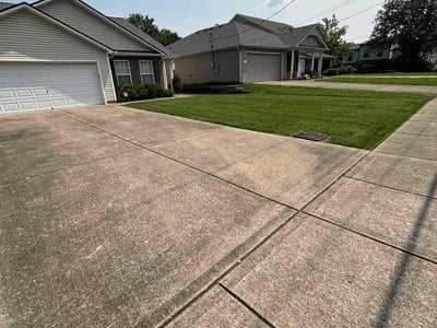 Lawn care service in Nashville, 37207