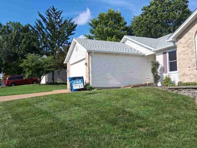 Lawn care service in St. Louis, 63123