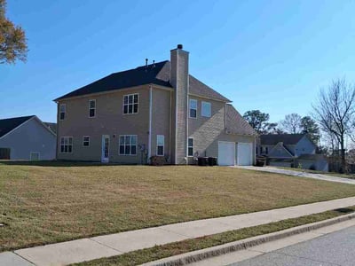 Lawn care service in Loganville, 30052