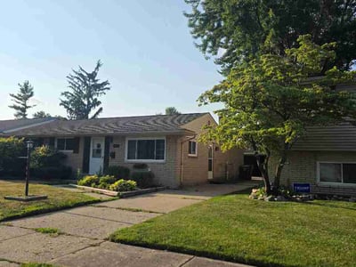 Lawn care service in Canton Township, 48187