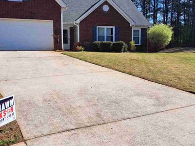 Lawn care service in Decatur, 30034