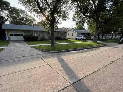 Lawn care service in Fargo, 58103