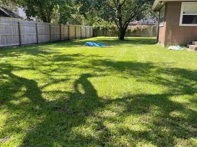Lawn care service in Jacksonville, 32223
