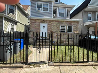 Lawn care service in Newark, 07106