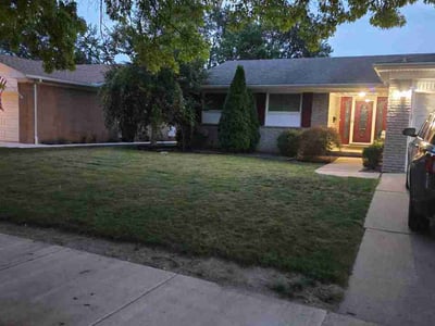 Lawn care service in Riverview, 48193