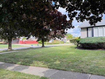 Lawn care service in Cheektowaga, 14227