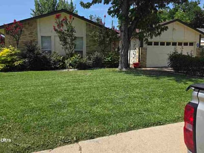 Lawn care service in Grand Prairie, 75052