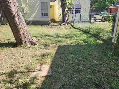 Lawn care service in Fort Worth, 76109