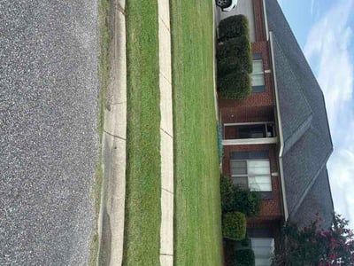 Lawn care service in Daphne, 36526