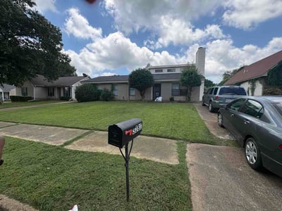 Lawn care service in Memphis, 38128