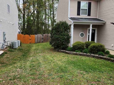 Lawn care service in Fuquay-Varina, 27526