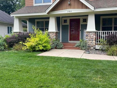 Lawn care service in Mendota Heights, 55118