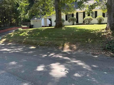Lawn care service in Winston-Salem, 27104