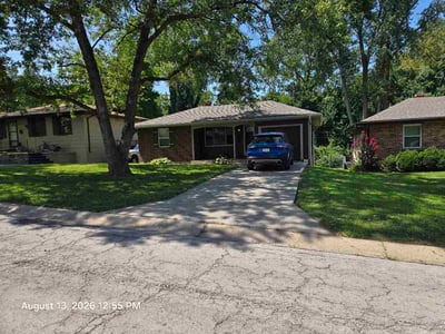 Lawn care service in Kansas City, 64119