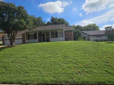 Lawn care service in Fort Worth, 76116