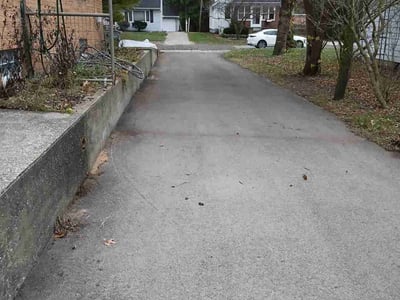 Lawn care service in Toledo, 43613