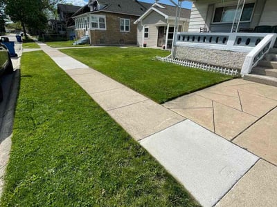 Lawn care service in Warren, 48089