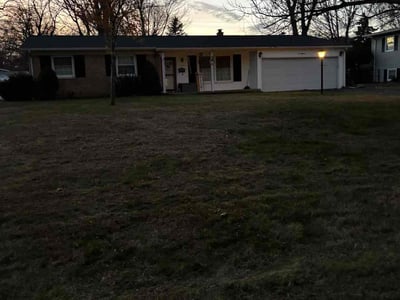 Lawn care service in Battle Creek, 49015