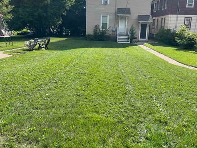 Lawn care service in Milwaukee, 53212